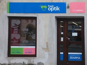 OPTIX - fresh optik | Reklamní cedule a polep výlohy